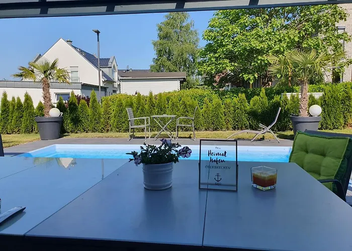 großzügige Unterkunft mit Terrasse