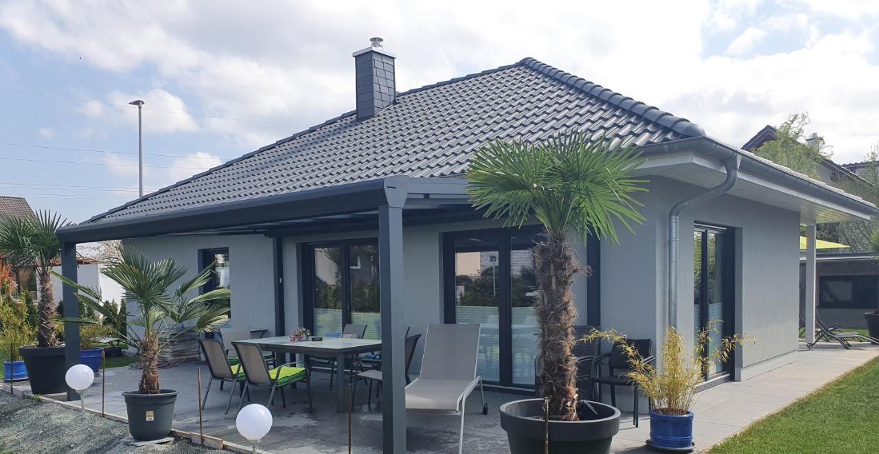 Großzügige Mit Terrasse *